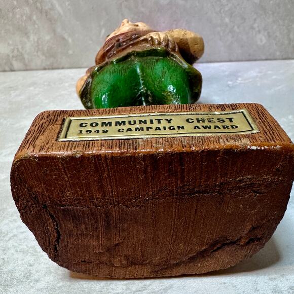 1946-49 Vintage Peter Pan with red feather Community Chest award trophy figurine - Picture 6 of 12